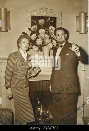 Greer Garson e John Sherman. Un'immagine vintage dell'attrice Greer Garson con l'attore John Sherman nel 1953. Foto Stock