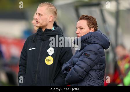 Rotterdam, Paesi Bassi. 13 ottobre 2024. ROTTERDAM, PAESI BASSI - 13 OTTOBRE: Capo-allenatore Jessica Torny del Feyenoord durante l'Azerion Vrouwen Eredivisie match tra Feyenoord e FC Utrecht allo Sportcomplex Varkenoord il 13 ottobre 2024 a Rotterdam, Paesi Bassi. (Foto di Hans van der Valk/Orange Pictures) credito: Orange Pics BV/Alamy Live News Foto Stock