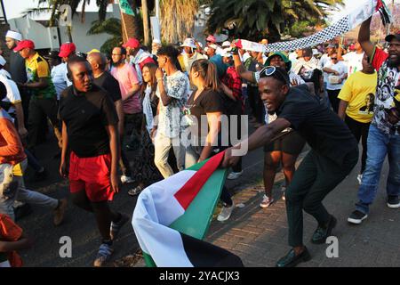 12 ottobre 2024, Pretoria, Gauteng, Sudafrica: 12 ottobre 2024, Laudium Sud Africa, una giornata incredibile! ..l’ex ministro Naledi Pandor, campione dei diritti palestinesi insieme all’umanitario palestinese ha partecipato all’evento allo stadio Laudium, Laudium Pretoria. Gli amici sudafricani della Palestina hanno organizzato una serata indimenticabile, invitando tutti i sostenitori palestinesi a manifestare la loro solidarietà...l'ex ministro Naledi Pandor e altri come il Premier di Gauteng Panyaza Lesufi, il dono dei donatori, medici palestinesi e molti altri dignitari hanno partecipato all'evento a Laudium sta Foto Stock