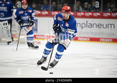 Jordan Murray (Schwenninger Wild Wings n. 4) Schwenninger Wild Wings gegen Augsburger Panther Eishockey, DEL, Spieltag 9, Saison 2024/2025, 13.10.2024 foto: Eibner-Pressefoto/Sven Laegler Foto Stock