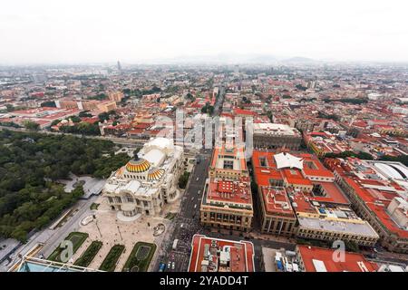 Città del Messico, Messico 24 settembre 2024. Vista verso il nord di città del Messico CDMX, capitale del Messico, in una giornata nuvolosa Foto Stock