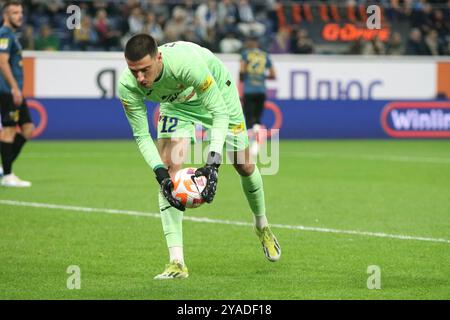 San Pietroburgo, Russia. 12 ottobre 2024. Dragan Rosic (12) della Vojvodina visto in azione durante la partita di calcio Winline Super Series tra Zenit San Pietroburgo e Vojvodina Serbia alla Gazprom Arena. Punteggio finale; Zenit 4:1 Vojvodina. Credito: SOPA Images Limited/Alamy Live News Foto Stock