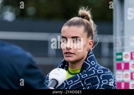 Koeln, Germania. 13 ottobre 2024. Selina Cerci (TSG Hoffenheim, 29) im Interview Google Pixel Frauen-Bundesliga, 1. FC K?LN - LE NORMATIVE DFB TSG HOFFENHEIM, K?LN, FRANZ-KREMER-STADION VIETANO QUALSIASI USO DI FOTOGRAFIE COME SEQUENZE DI IMMAGINI E/O QUASI-VIDEO. Credito: dpa/Alamy Live News Foto Stock