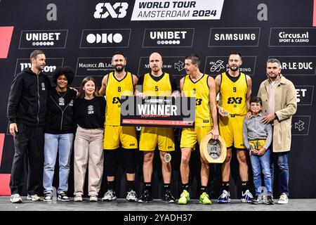 , - 13 OTTOBRE: Jesper Jobse - 3X3 Unites, Eva Luna - 3X3 Unites, Dejan Majstorovic - UB, Nenad Nerandžić - UB, Strahinja Stojacic - UB, Marko Brankovic - UB durante il FIBA 3x3 World Tour Amsterdam 2024 Finals match tra UB e Liman a Gasthouder il 13 ottobre 2024 ad Amsterdam, Paesi Bassi. (Foto di Edwin J.H. de Vries/Orange Pictures) credito: Orange Pics BV/Alamy Live News Foto Stock