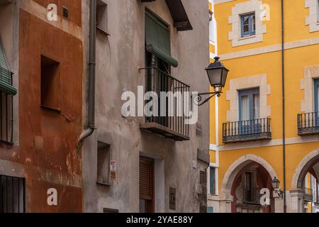 Calle Alfonso VIII a Cuenca, Castiglia–la Mancha, Spagna, Europa Foto Stock