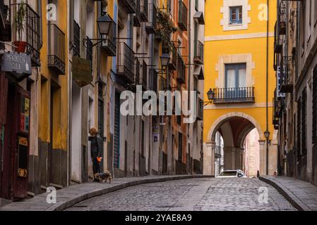 Calle Alfonso VIII a Cuenca, Castiglia–la Mancha, Spagna, Europa Foto Stock