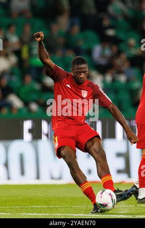 Issiaka Kamate durante la partita della Liga Portogallo tra squadre dello Sporting CP e AVS Futebol SAD all'Estadio Jose Alvalade (Maciej Rogowski) Foto Stock