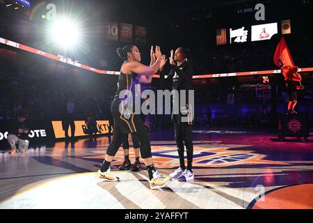 Uncasville, Connecticut, Stati Uniti. 6 settembre 2024. L'attaccante del Connecticut Sun Brionna Jones (42) è stato introdotto prima di una partita WNBA tra i Las Vegas Aces e i Connecticut Sun alla Mohegan Sun Arena di Uncasville, Connecticut. Erica Denhoff/CSM/Alamy Live News Foto Stock