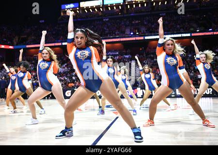 Uncasville, Connecticut, Stati Uniti. 6 settembre 2024. Il Connecticut Sun Dance Team si esibisce durante una partita WNBA tra i Las Vegas Aces e il Connecticut Sun alla Mohegan Sun Arena di Uncasville, Connecticut. Erica Denhoff/CSM/Alamy Live News Foto Stock