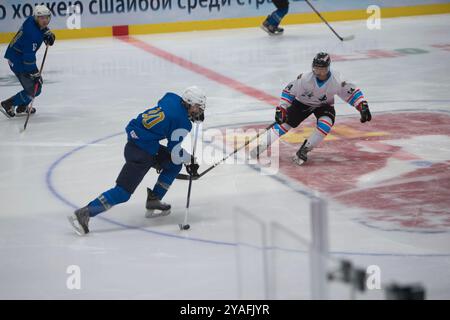 Harbin, Cina. 12 ottobre 2024. La competizione di hockey su ghiaccio della Shanghai Cooperation Organization (SCO) di 3 giorni prende il via ad Harbin, capitale della provincia di Heilongjiang della Cina nord-orientale, il 12 ottobre 2024. All'evento hanno partecipato squadre provenienti da Cina, Russia, Kirghizistan e Kazakistan. Credito: Yu Kun/China News Service/Alamy Live News Foto Stock