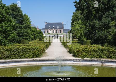 Hoegaarden, Brabante fiammingo, Belgio, 08 02 2022, Fontana e parco del comune, Europa Foto Stock