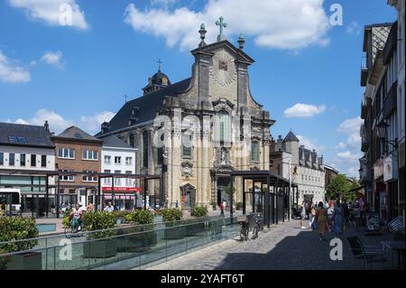 Mechelen, Provincia di Anversa - Belgio, 07 08 2022, edifici storici della città vecchia di Ijzeren Leen Foto Stock