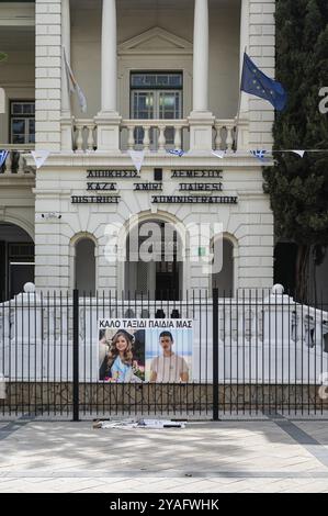 Limassol, Cipro, 23 marzo 2023, l'edificio dell'amministrazione distrettuale, anche il municipio della città, Europa Foto Stock