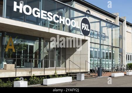 Hasselt, Limburgo, Belgio, 04 12 2022, facciata contemporanea del college PXL per l'educazione degli adulti, Europa Foto Stock