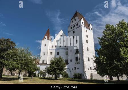 Ingolstadt, Baviera, Germania, 07 27 2018: Torri bianche del nuovo Castello, Europa Foto Stock