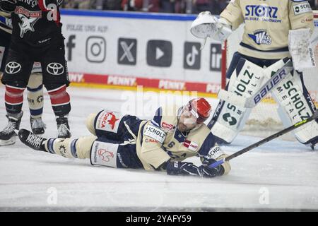 LanxessArena, Colonia, Renania settentrionale-Vestfalia, Daryl Boyle (Schwenninger Wild Wings, #6), PENNY DEL, Koelner Haie- Schwenninger Wild Wings il 11/10/20 Foto Stock