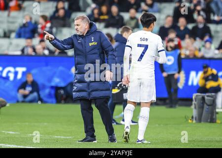 MELBOURNE, AUSTRALIA, 22 MAGGIO: Ange Postecoglou del Tottenham Hotspur urla istruzioni ai suoi giocatori mentre giocava al Newcastle United durante il Glob Foto Stock