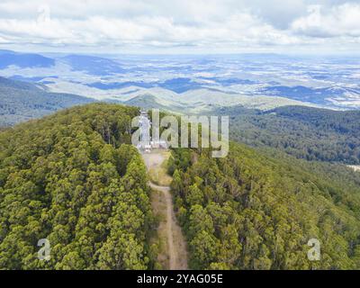 La vetta del Monte St Leonard in una calda giornata estiva vicino a Healesville, Victoria, Australia, Oceania Foto Stock