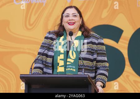 MELBOURNE, AUSTRALIA, 11 LUGLIO: Sheena Watt, membro del Victorian legislative Council, parla alla folla dell'Australian Matildas Women's World Foto Stock