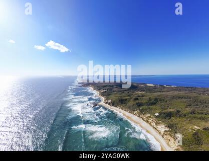 Un colpo aereo della penisola di Mornington verso Point Nepean e Port Phillip Bay a Victoria, Australia, Oceania Foto Stock