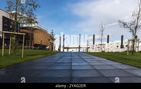 Bruxelles, Belgio, 11 05 2017: Sede di Docks Bruxsel un nuovo centro commerciale, Europa Foto Stock