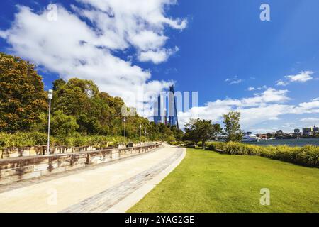 SYDNEY, AUSTRALIA, 3 DICEMBRE 2023: L'area di Barangaroo Reserve di Sydney vicino alle Rocks a Sydney, nuovo Galles del Sud, Australia, Oceania Foto Stock