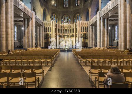 Koekelberg, Bruxelles capitale regione Belgio, 09 30 2019 progetto interno della basilica cattolica del Sacro cuore di Koekelberg Foto Stock