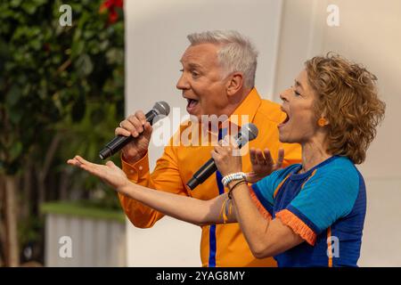 Mainz Schlagerduo Cliff und Rexonah beim Auftritt am 15.09.2024 in Mainz beim ZDF-Fernsehgarten *** Mainz Schlager duo Cliff e Rexonah in esecuzione il 15 09 2024 a Magonza presso ZDF Fernsehgarten Copyright: XEibner-Pressefoto/GerhardxWingenx EP GWR Foto Stock