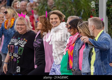 Mainz Schlagersaenger Vincent Gross beim Auftritt am 15.09.2024 in Mainz beim ZDF-Fernsehgarten *** Mainz Schlager cantante Vincent Gross esibendosi il 15 09 2024 a Magonza allo ZDF Fernsehgarten Copyright: XEibner-Pressefoto/GerhardxWingenx EP GWR Foto Stock