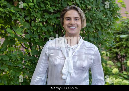 Mainz Schlagersaenger Vincent Gross beim Auftritt am 15.09.2024 in Mainz beim ZDF-Fernsehgarten *** Mainz Schlager cantante Vincent Gross esibendosi il 15 09 2024 a Magonza allo ZDF Fernsehgarten Copyright: XEibner-Pressefoto/GerhardxWingenx EP GWR Foto Stock