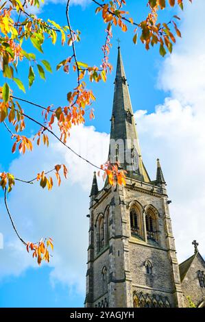 Lancaster Cathedral sulle rive del canale nel centro della città Foto Stock