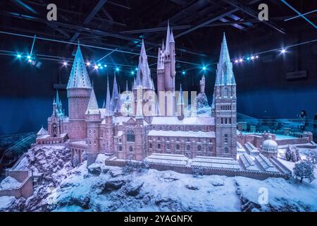 Londra, Inghilterra - 18 novembre 2017: Un modello di Hogwarts nel tour dei Warner Brothers Studio, The Making of Harry Potter al Leavesden Studio di Londra. Foto Stock