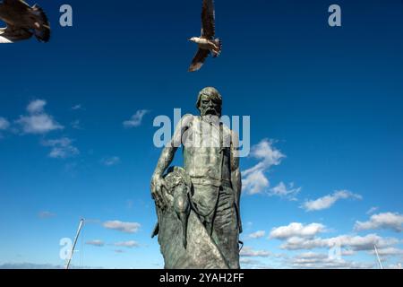 Somerset, 12 ottobre 2024: Statua dell'antico marinaio a Watchet, Somerset Foto Stock