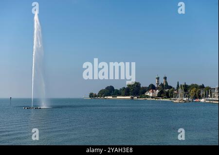 Friedrichshafen Baden Württemburg Germania 20 settembre 2024 getto d'acqua nella baia di Friedrichshafen sul lago di Costanza. Bodensee Foto Stock