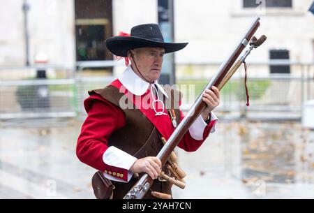 Londra, Regno Unito. 14 ottobre 2024. Sicurezza per il vertice internazionale sugli investimenti. Vertice internazionale sugli investimenti nella città di Londra. Crediti: Karl Black/Alamy Live News Foto Stock