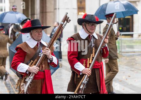 Londra, Regno Unito. 14 ottobre 2024. Sicurezza per il vertice internazionale sugli investimenti. Vertice internazionale sugli investimenti nella città di Londra. Crediti: Karl Black/Alamy Live News Foto Stock