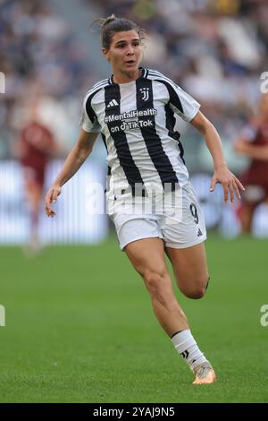 Torino, Italia, 13 ottobre 2024. Sofia Cantore della Juventus durante la partita di serie A femminile all'Allianz Stadium di Torino. Il credito immagine dovrebbe essere: Jonathan Moscrop / Sportimage Foto Stock