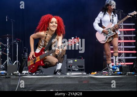 Glasgow, Regno Unito. 14 luglio 2024. Amy Love e Georgia South della band Nova Twins si esibiscono sul palco dei King Tuts al TRNSMT 2024. 2024-07-14 . Credito: G Foto Stock