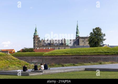 Splendido castello di Kronborg, città di Elsinore in Danimarca. Magnifico castello rinascimentale. Elsinore, Danimarca - 20 settembre 2024 Foto Stock