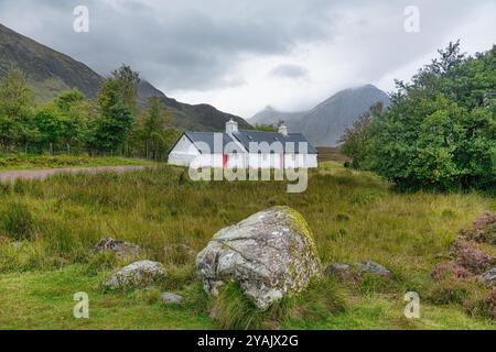 Blackrock Cottage, Glencoe con Buachaille Etive Mor dietro Foto Stock