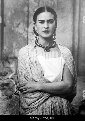 FRIDA KAHLO (907-1954) artista messicana fotografata da suo padre nel 1932 Foto Stock