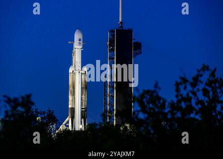 USA, SpaceX Falcon Heavy Rakete in Cape Canaveral 14 ottobre 2024, Merritt Island, Florida, USA: Un razzo SpaceX Falcon Heavy con NASA?É¬É?É¬¢?É¬¢ S Europa Clipper a bordo lancia dal complesso di lancio 39A presso il¬¢ Centro spaziale Kennedy della NASA?É¬É?É¬¢ S in Florida il 14 ottobre 2024. La¬¢ navicella spaziale Europa Clipper della NASA¬É¬¢ studierà l'abitabilità della luna ghiacciata di Giove Europa. Merritt Island USA - ZUMAb268 20241014 znp b268 003 Copyright: XJenniferxBriggsx Foto Stock