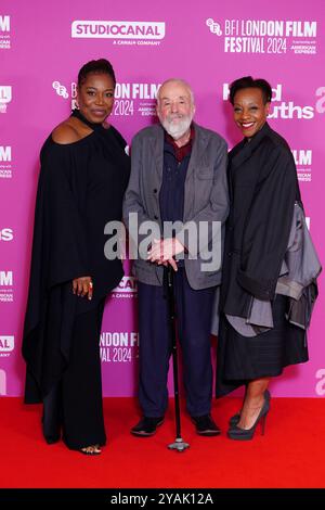 (Da sinistra a destra) Michele Austin, il regista Mike Leigh e Marianne Jean-Baptiste partecipano alla proiezione di gala di Hard Truths del BFI London Film Festival, alla Royal Festival Hall, Southbank Centre di Londra. Data foto: Lunedì 14 ottobre 2024. Foto Stock