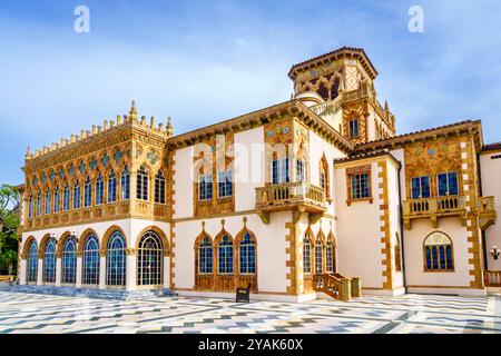 Sarasota, Florida, 20 dicembre 2023: Veduta della residenza di CA d'Zan presso il museo d'arte John and Mable Ringling Foto Stock