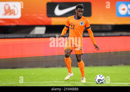 Nijmegen, Paesi Bassi. 14 ottobre 2024. NIJMEGEN, PAESI Bassi - 14 OTTOBRE: Ernest Poku dei Paesi Bassi U21 corre con la palla durante la partita di qualificazione al Campionato europeo di calcio U21 2025 - gruppo C tra Paesi Bassi U21 e Svezia U21 a Goffertstadion il 14 ottobre 2024 a Nijmegen, Paesi Bassi. (Foto di Peter Lous/Orange Pictures) credito: Orange Pics BV/Alamy Live News Foto Stock