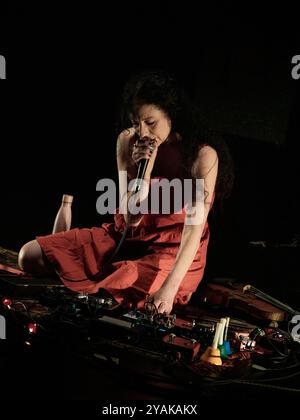 Jessica Moss durante il suo concerto a Casa Montjuic, Barcellona, Spagna. Foto di Mariano Anton. Foto Stock