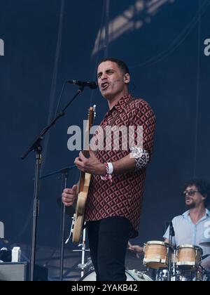 Depedro durante il concerto al Festival Cruilla, a Barcellona, nel luglio 2024. Jairo Zavala (Madrid, 1973), conosciuto professionalmente come Depedro, è Foto Stock