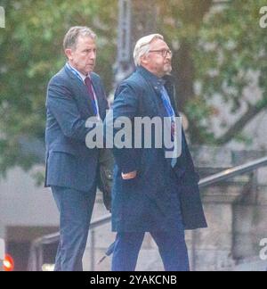 Londra, Inghilterra, Regno Unito. 14 ottobre 2024. Gli ospiti arrivano alla Cattedrale di St Paul nel centro di Londra per il ricevimento con cena dell'International Investment Summit 2024. Crediti: ZUMA Press, Inc./Alamy Live News Foto Stock