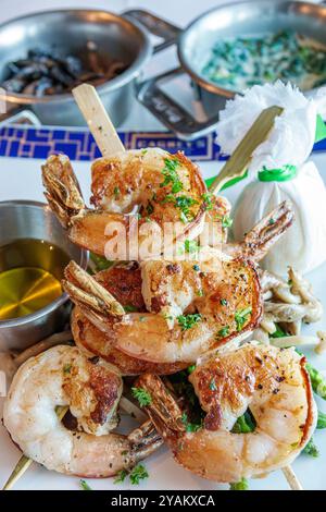 Trieste Italia, nave da crociera norvegese NCL Escape Ship, itinerario di 10 giorni nel Mediterraneo Adriatico, a bordo interno, ristorante Cagney's Steakhouse Foto Stock