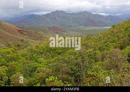 Il paesaggio montano del Blue River Provincial Park Foto Stock